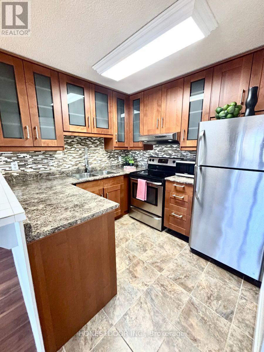 304 - 2030 Cleaver Avenue, Burlington, Ontario  L7M 4C3 - Photo 12 - W12455528