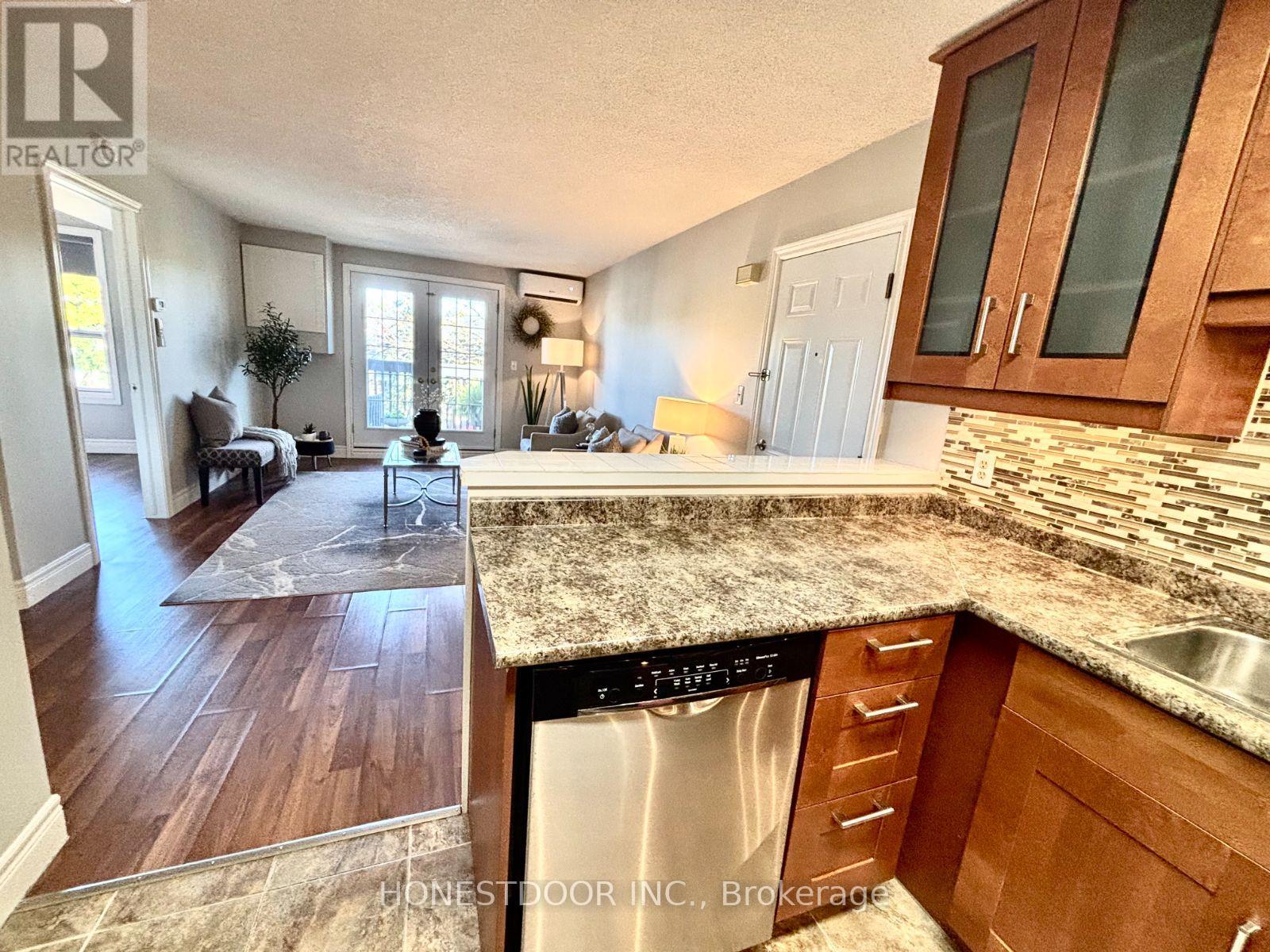 304 - 2030 Cleaver Avenue, Burlington, Ontario  L7M 4C3 - Photo 13 - W12455528