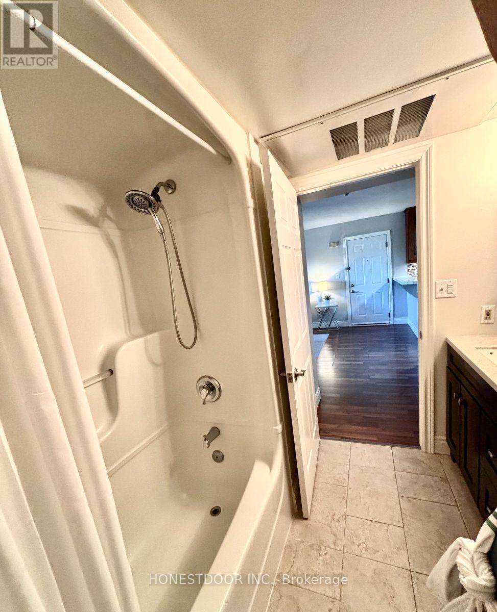 304 - 2030 Cleaver Avenue, Burlington, Ontario  L7M 4C3 - Photo 19 - W12455528