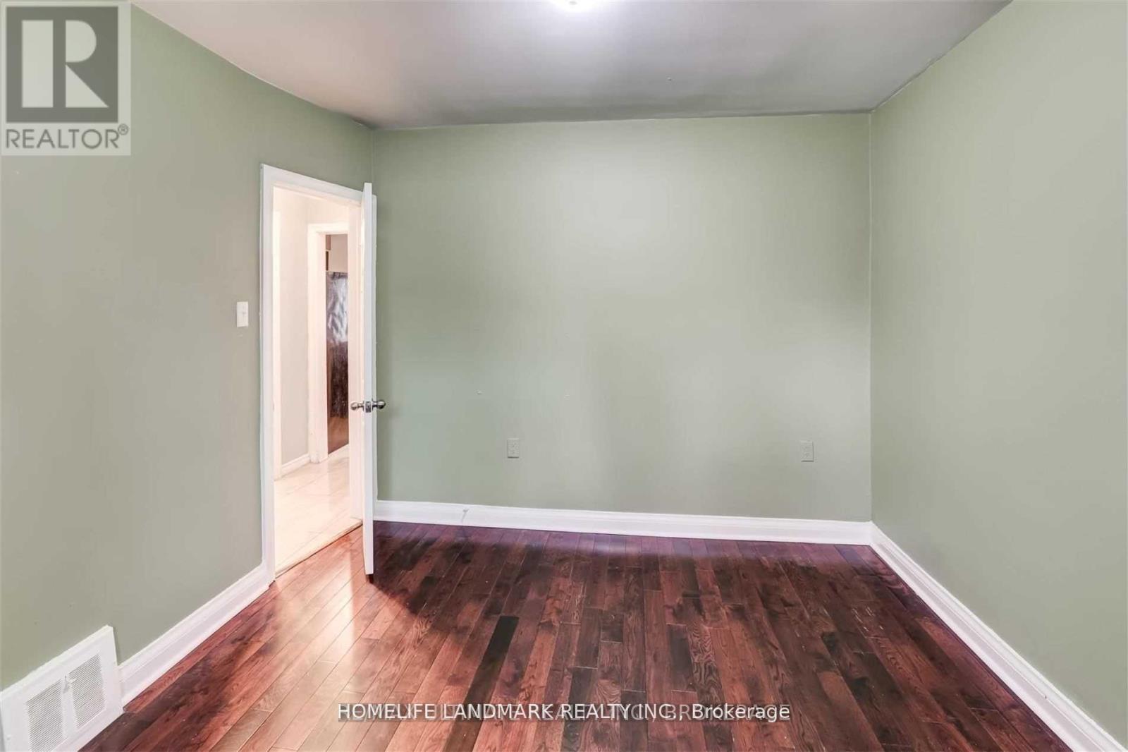 67 Bala Avenue, Toronto, Ontario  M6M 2E2 - Photo 10 - W12455536