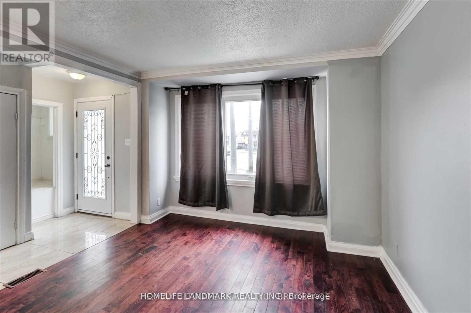 67 Bala Avenue, Toronto, Ontario  M6M 2E2 - Photo 12 - W12455536