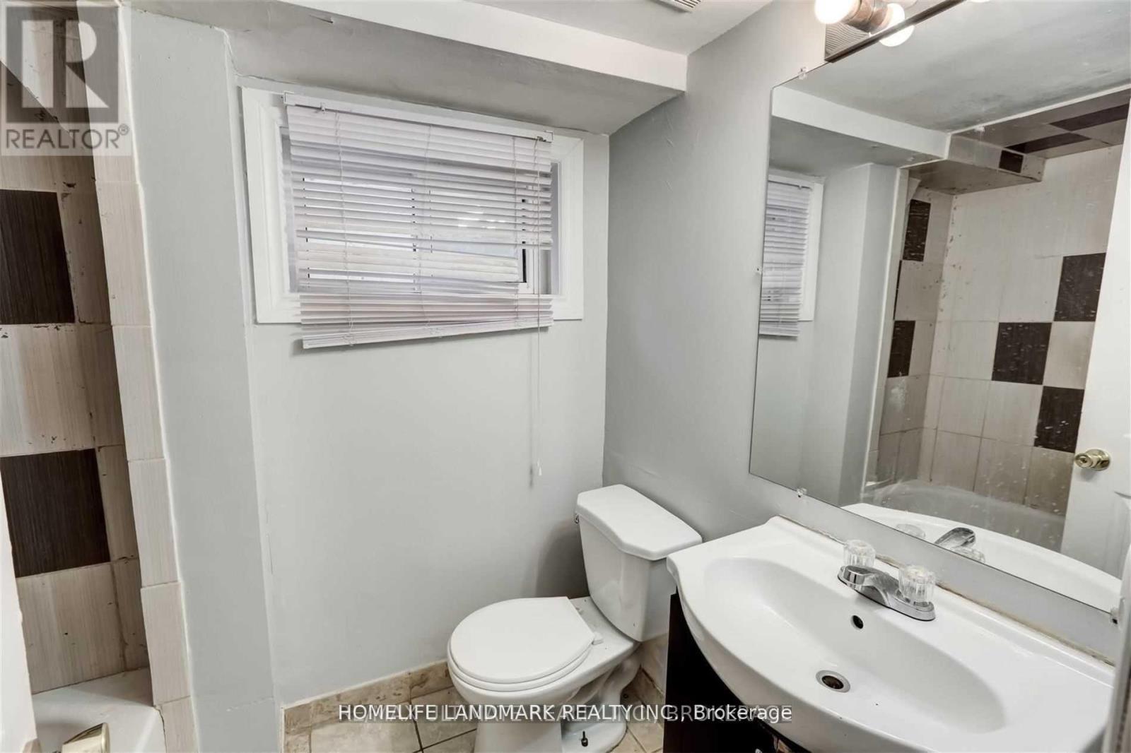 67 Bala Avenue, Toronto, Ontario  M6M 2E2 - Photo 27 - W12455536