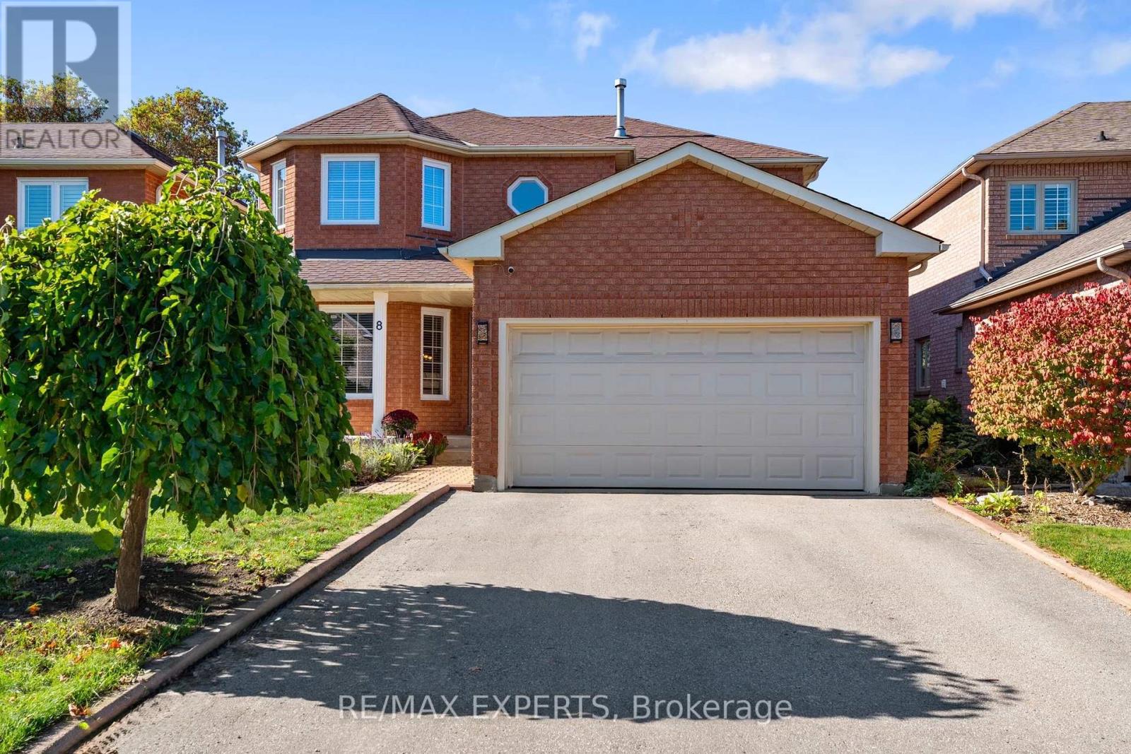8 STRAWBERRY HILL COURT, Caledon, Ontario