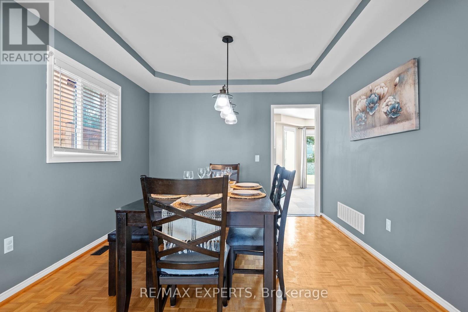 8 Strawberry Hill Court, Caledon, Ontario  L7E 1R9 - Photo 11 - W12455538