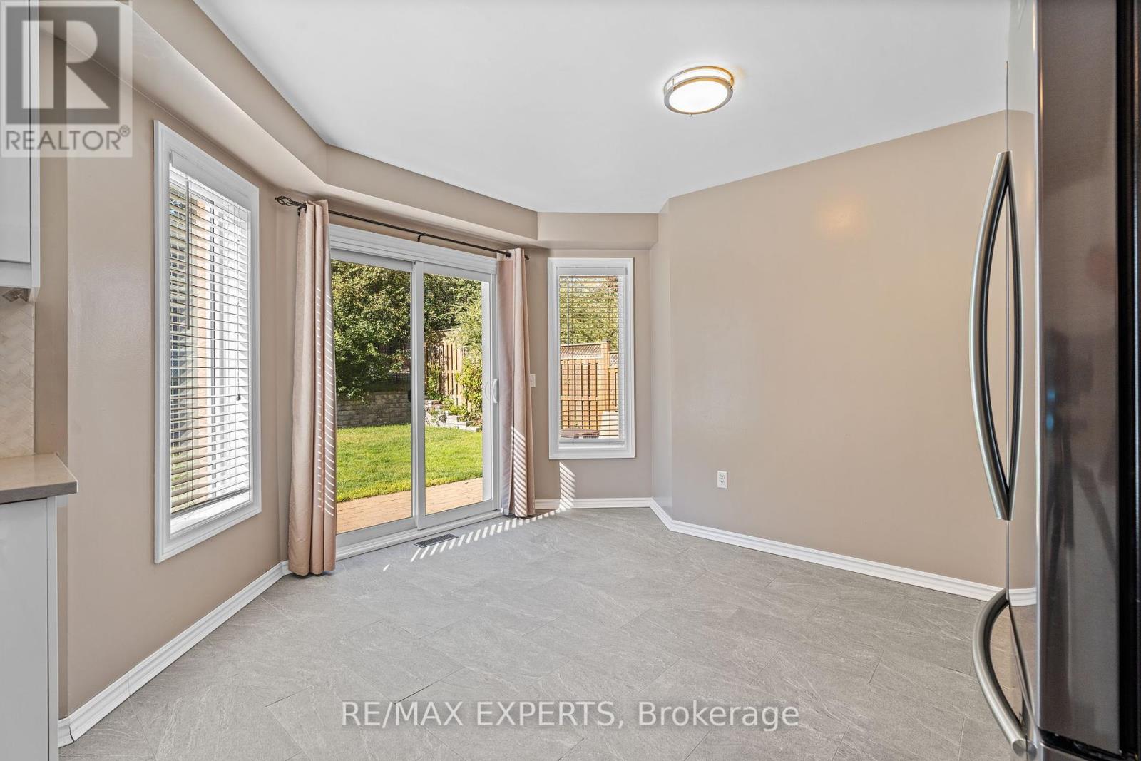 8 Strawberry Hill Court, Caledon, Ontario  L7E 1R9 - Photo 18 - W12455538