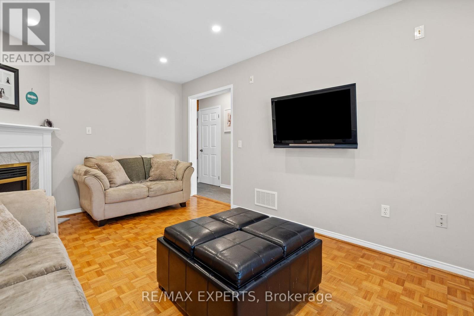 8 Strawberry Hill Court, Caledon, Ontario  L7E 1R9 - Photo 22 - W12455538