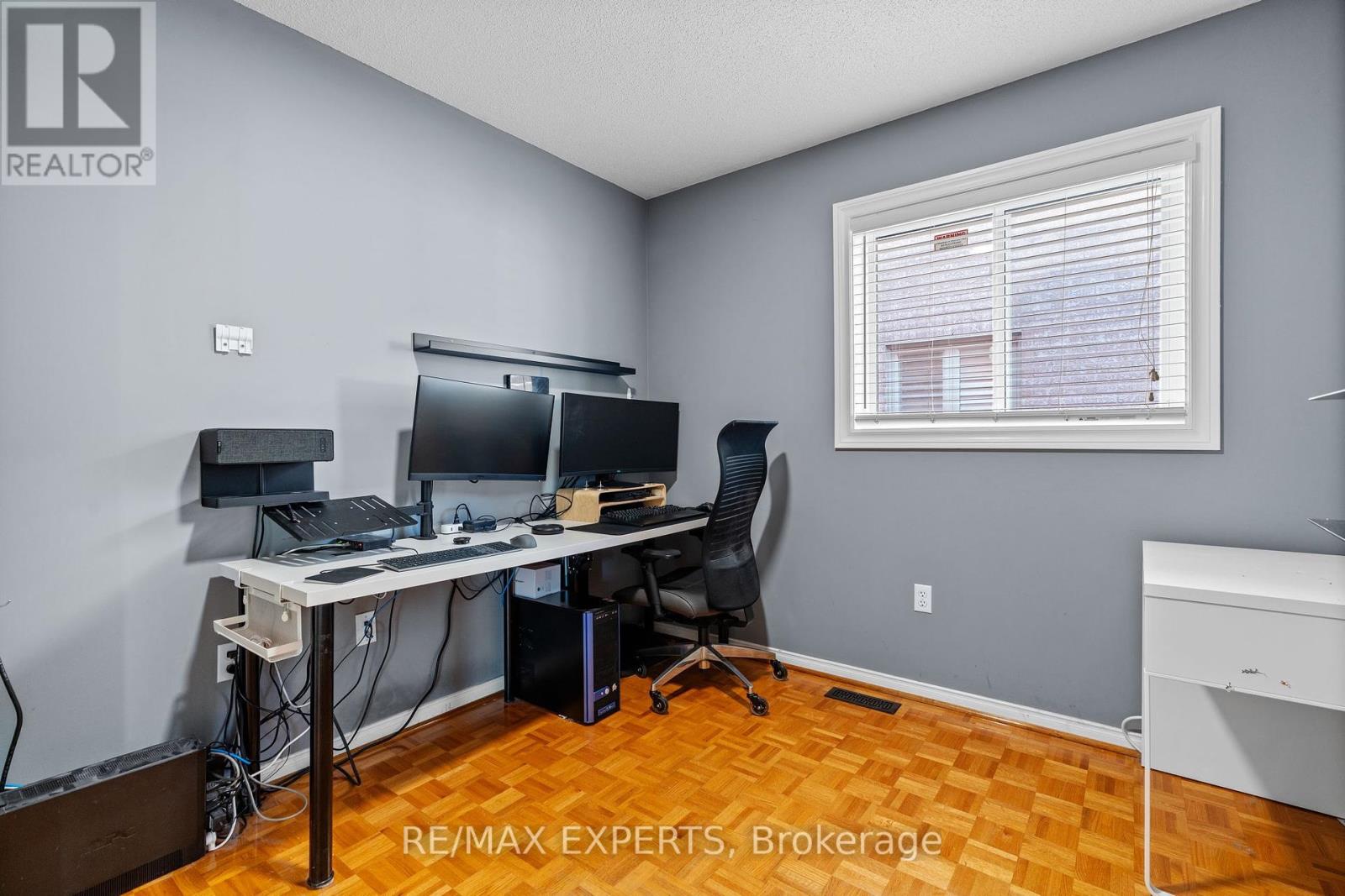 8 Strawberry Hill Court, Caledon, Ontario  L7E 1R9 - Photo 25 - W12455538