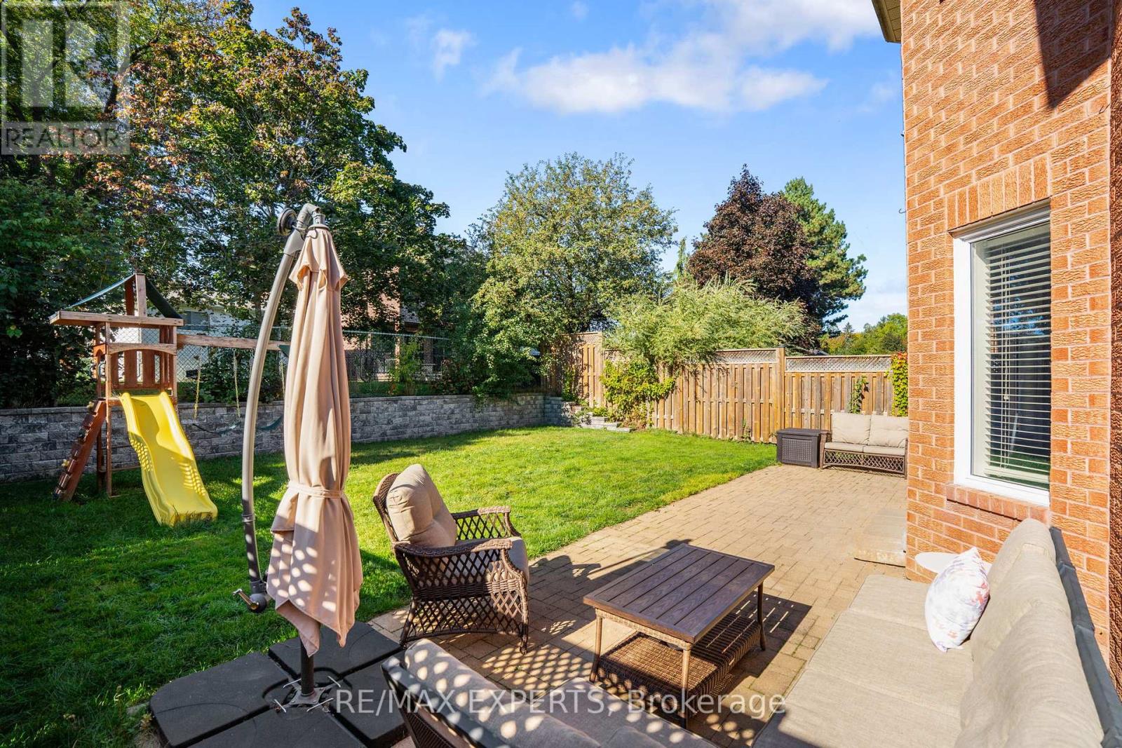 8 Strawberry Hill Court, Caledon, Ontario  L7E 1R9 - Photo 50 - W12455538