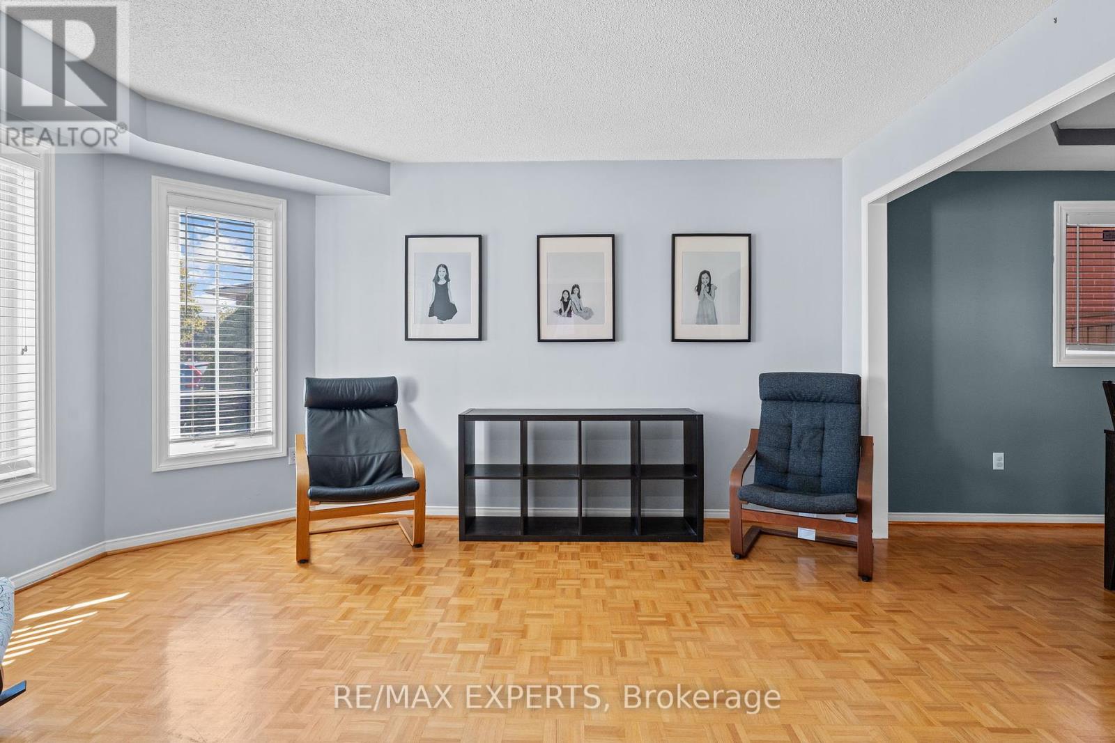 8 Strawberry Hill Court, Caledon, Ontario  L7E 1R9 - Photo 7 - W12455538