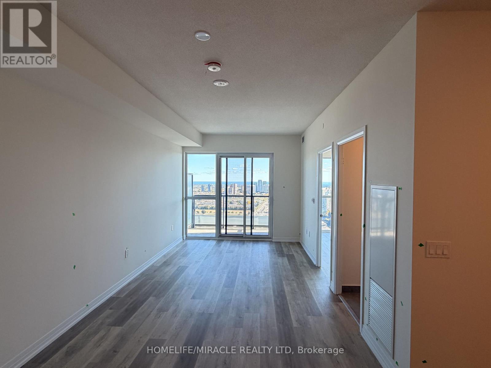 2703 - 15 Watergarden Drive, Mississauga, Ontario  L5R 0H4 - Photo 2 - W12455555