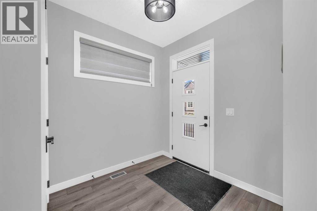 109 Savanna Place Ne, Calgary, Alberta  T3J 5P9 - Photo 4 - A2263590