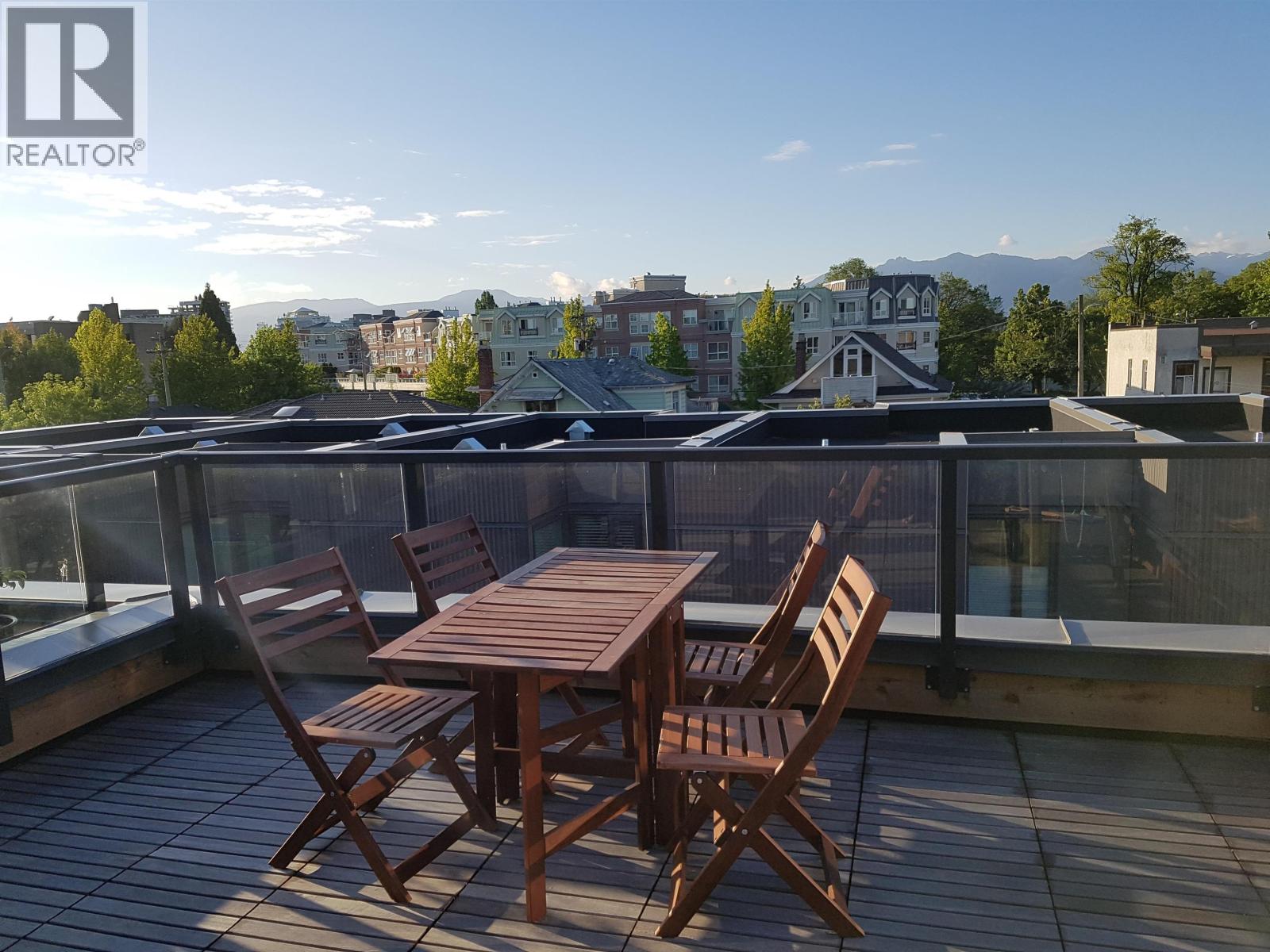 8 531 E 16TH AVENUE, Vancouver, British Columbia