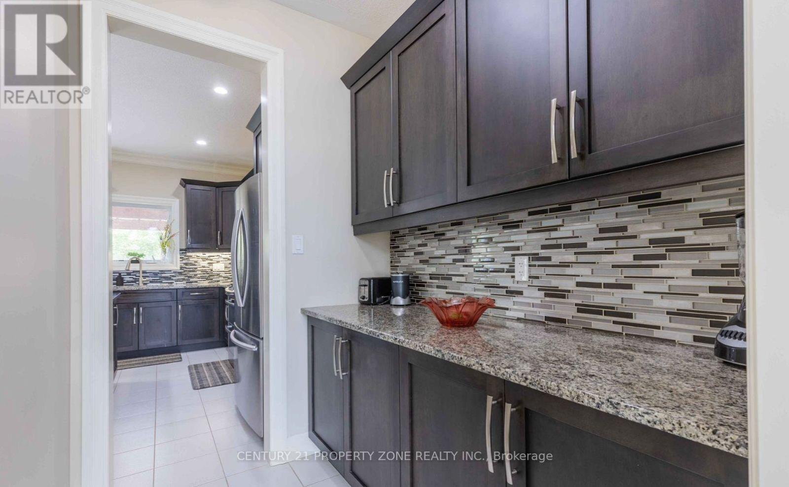1025 Gleneagle Trail, London North, Ontario  N6G 0K9 - Photo 5 - X12455509
