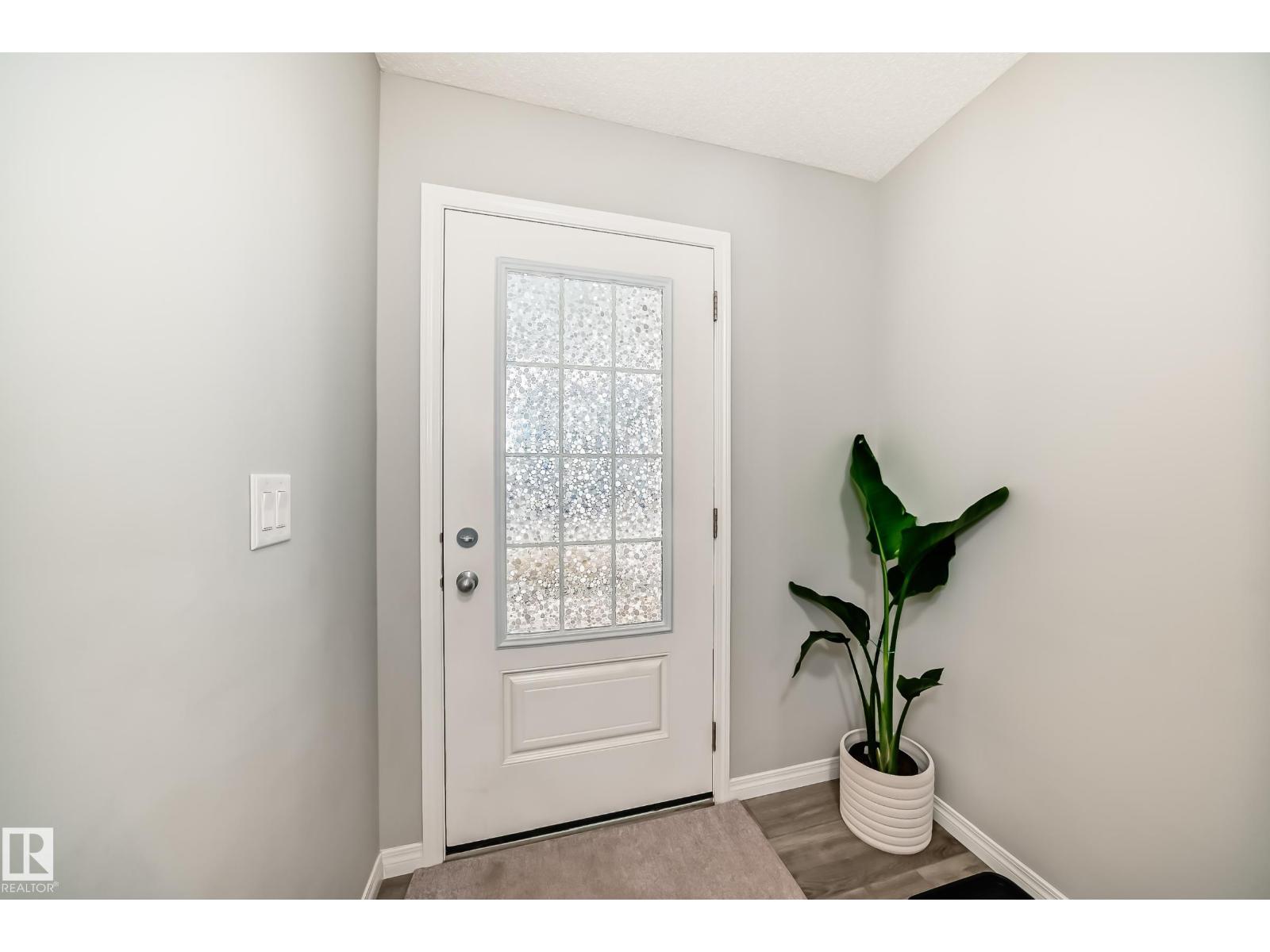 20310 15a Av Nw, Edmonton, Alberta  T6M 1L5 - Photo 2 - E4461578