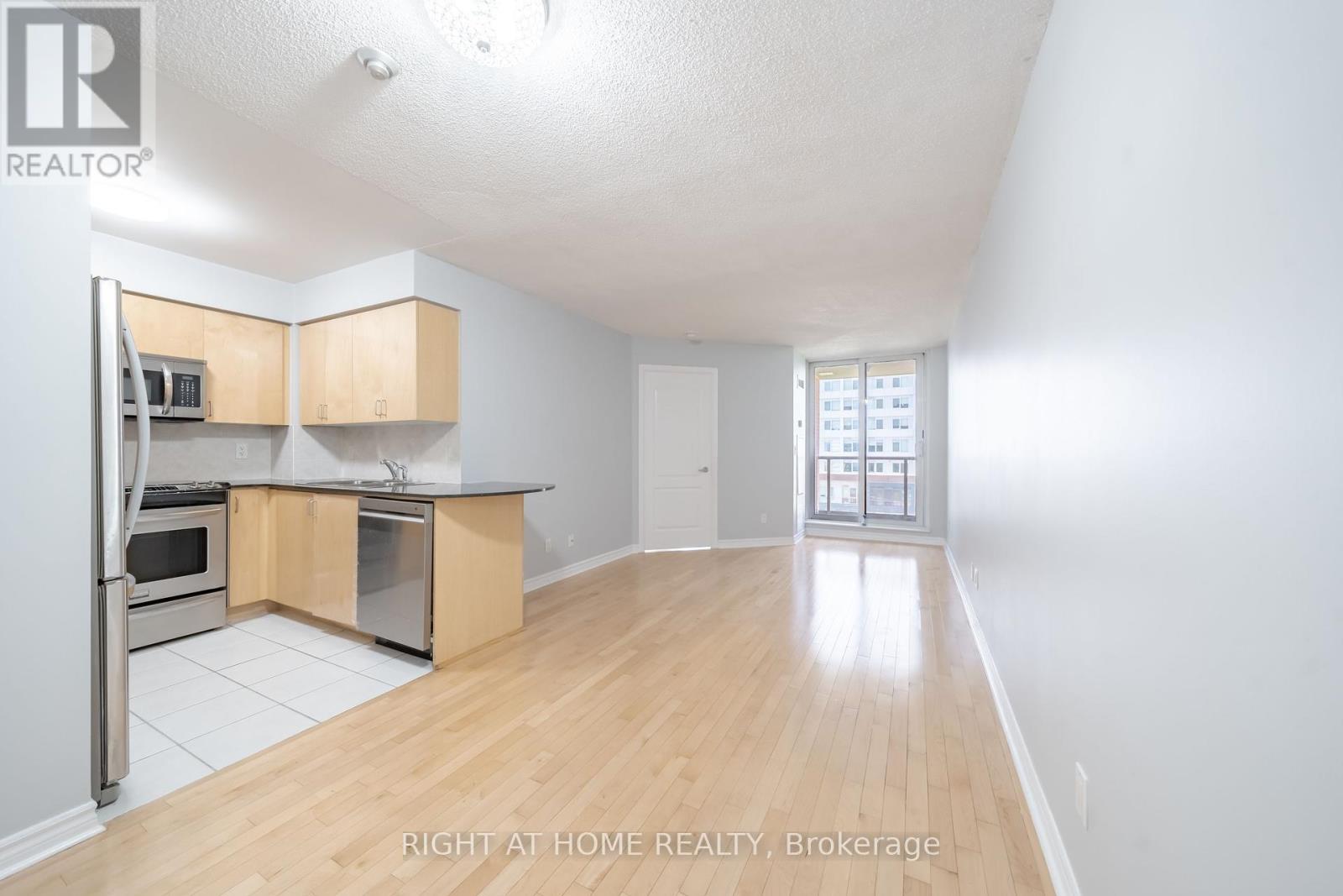 703 - 4080 Living Arts Drive, Mississauga, Ontario  L5B 4N3 - Photo 3 - W12455540