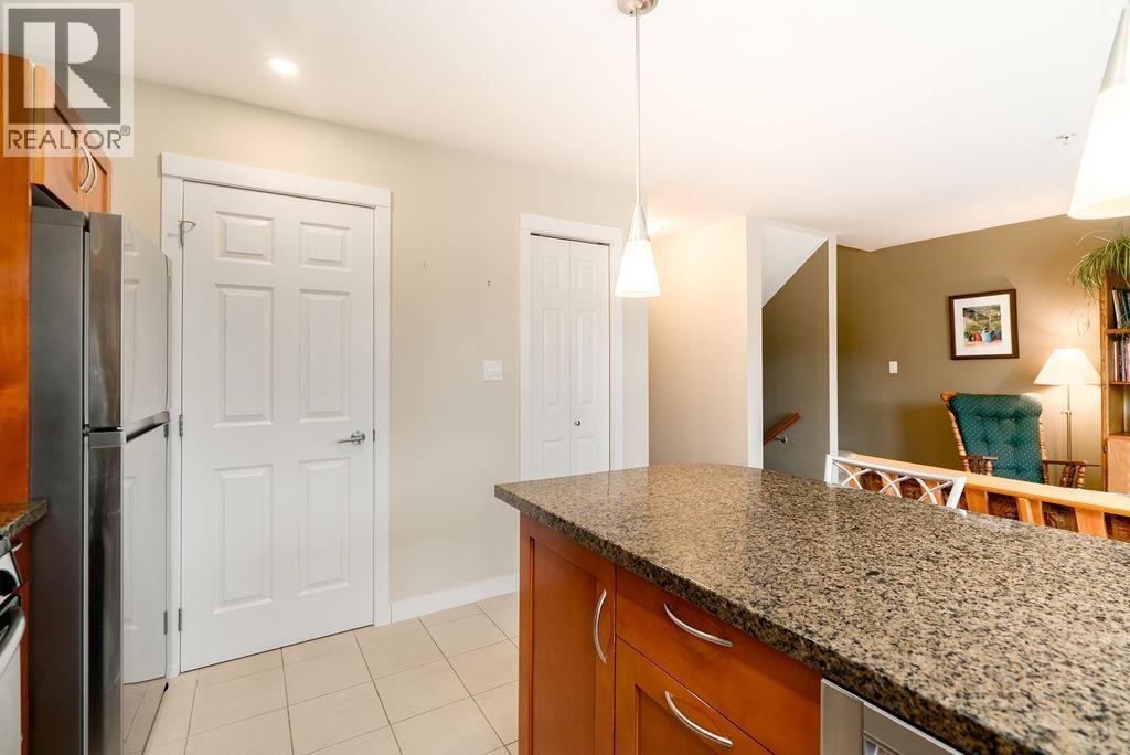 3 1233 Main Street, Squamish, British Columbia  V8B 0P7 - Photo 11 - R3057278