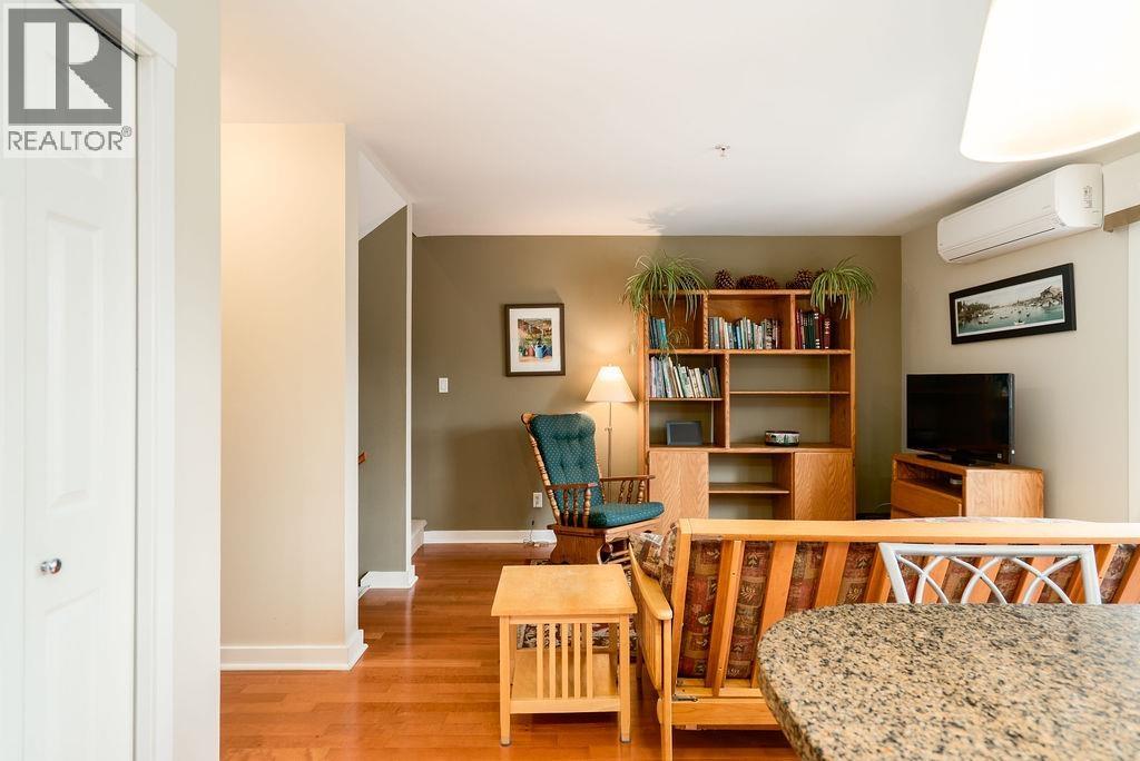3 1233 Main Street, Squamish, British Columbia  V8B 0P7 - Photo 12 - R3057278