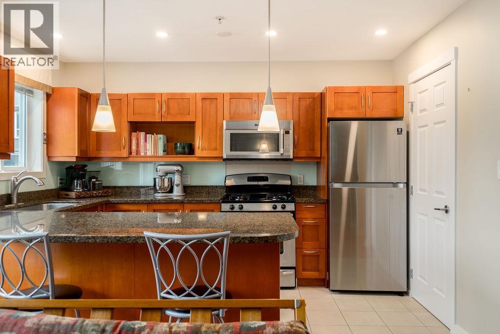 3 1233 Main Street, Squamish, British Columbia  V8B 0P7 - Photo 8 - R3057278