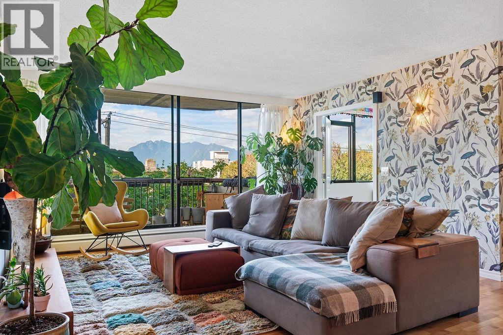 403 2445 W 3RD AVENUE, Vancouver, British Columbia