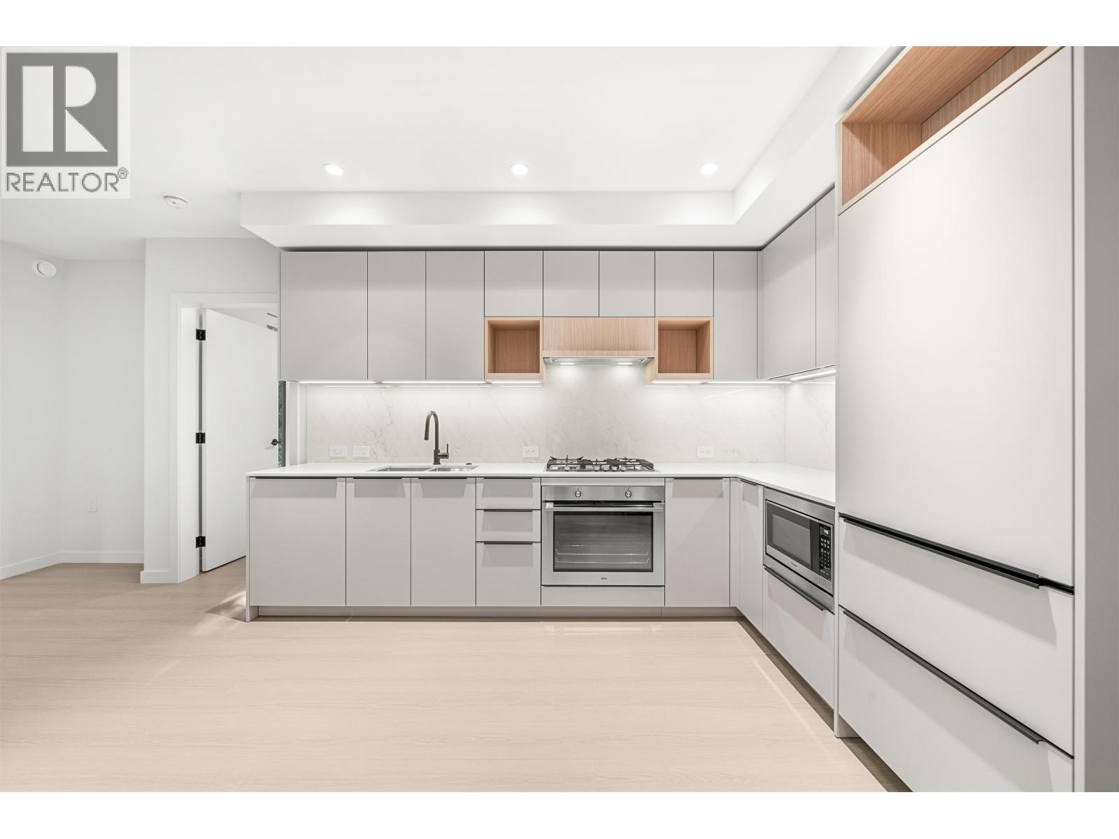 303 2015 St. Johns Street, Port Moody, British Columbia  V3H 0N5 - Photo 4 - R3057282