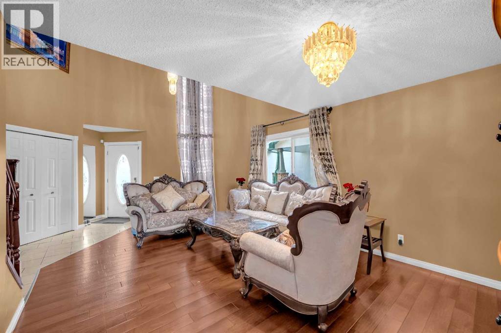 308 Taracove Estate Drive Ne, Calgary, Alberta  T3J 5A1 - Photo 4 - A2262589
