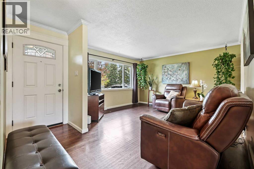 9819 Austin Road Se, Calgary, Alberta  T2J 0Z7 - Photo 4 - A2263027
