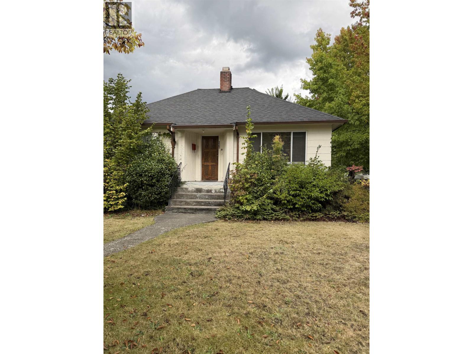 2597 E 4th Avenue, Vancouver, British Columbia  V5M 1K2 - Photo 1 - R3056889