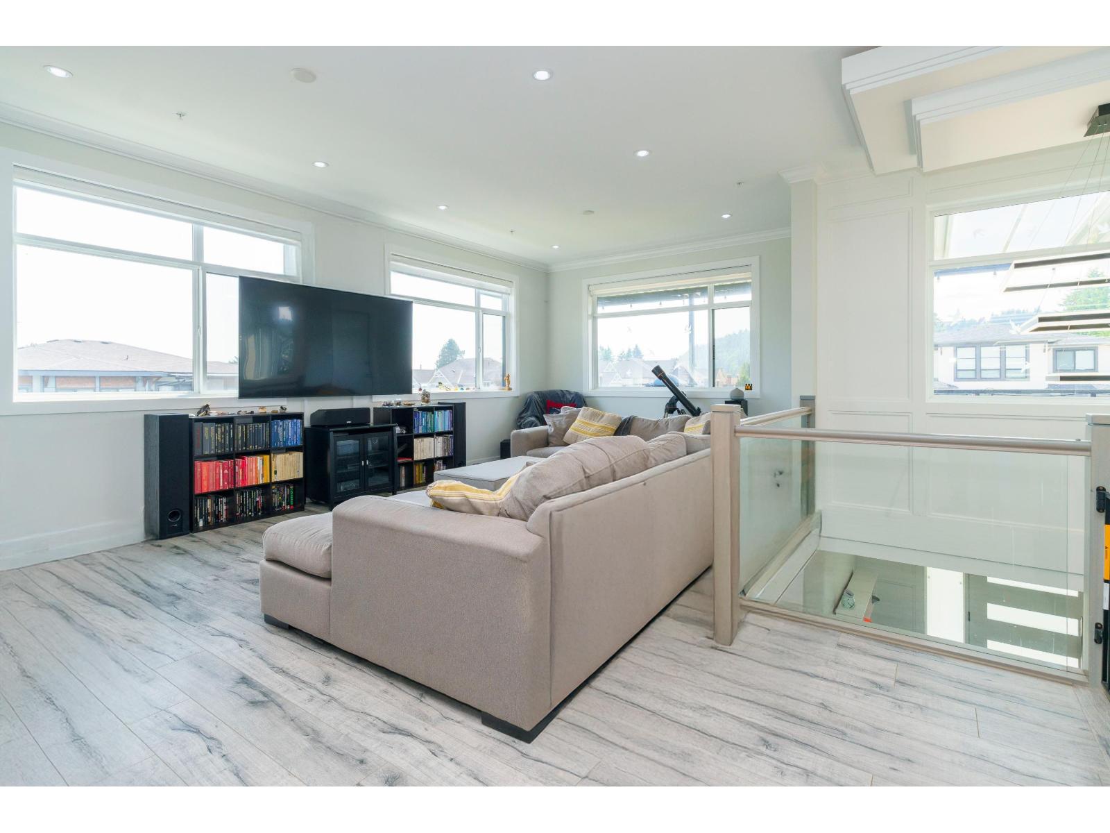 35257 Ewert Avenue, Mission, British Columbia  V2V 0G3 - Photo 8 - R3051295