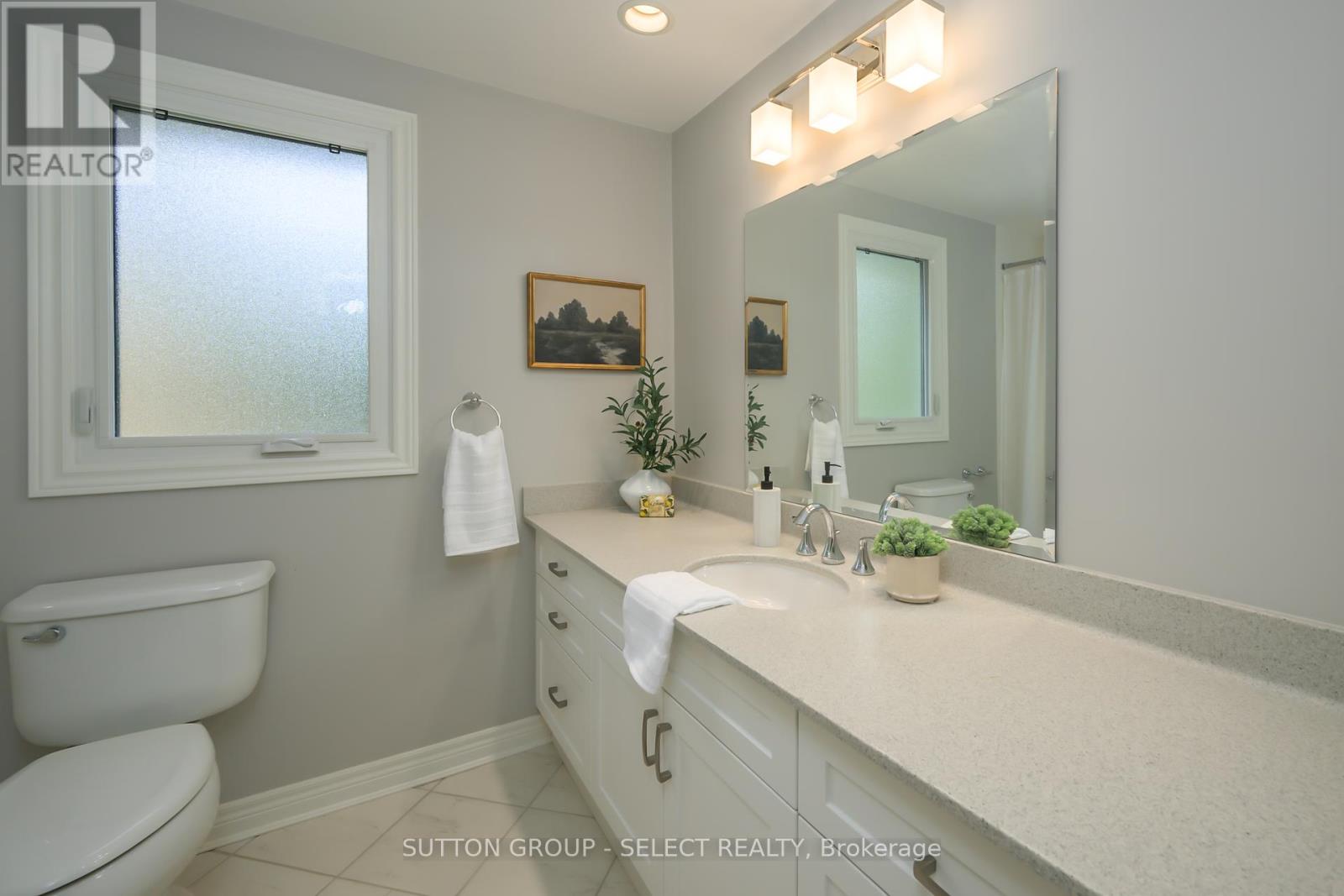 77 Hampton Court, London North, Ontario  N6H 2P3 - Photo 43 - X12453685