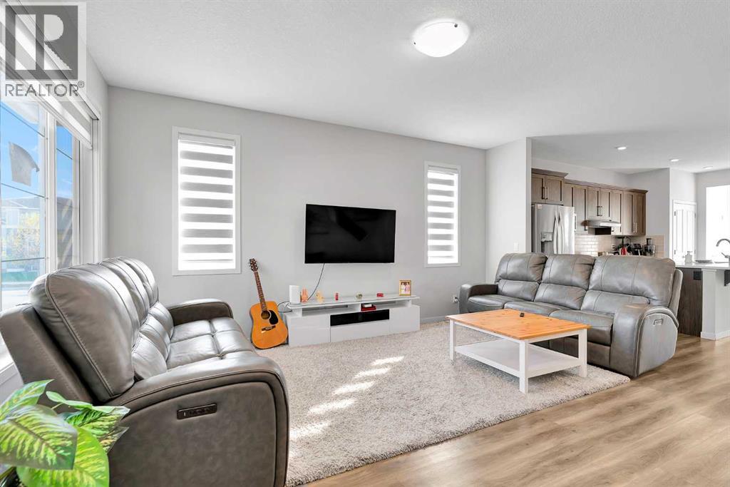 103 Dawson Harbour Hill, Chestermere, Alberta  T1X 2A2 - Photo 5 - A2262176