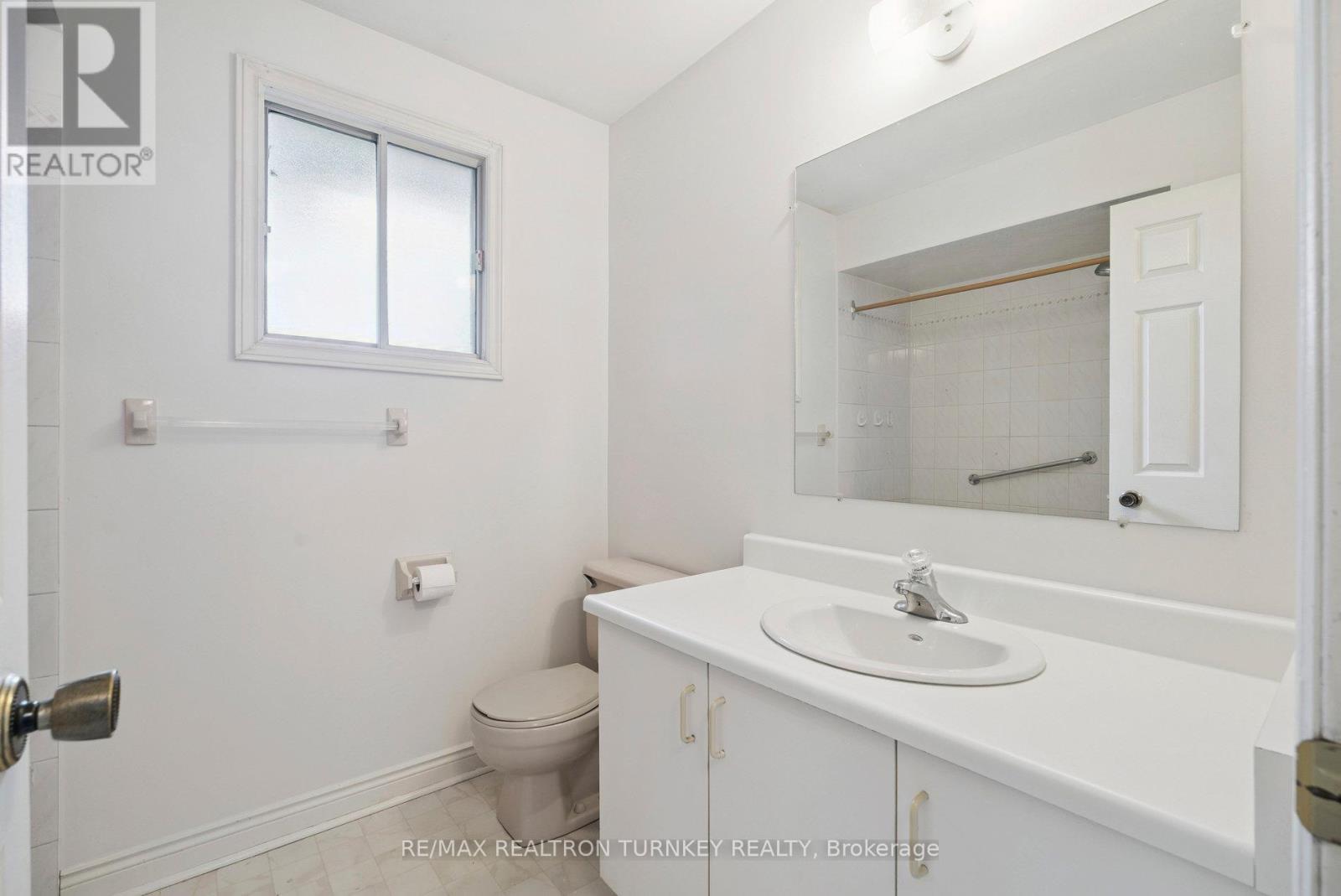 154 Meadowbank Road, Newmarket, Ontario  L3Y 4Y2 - Photo 22 - N12454881