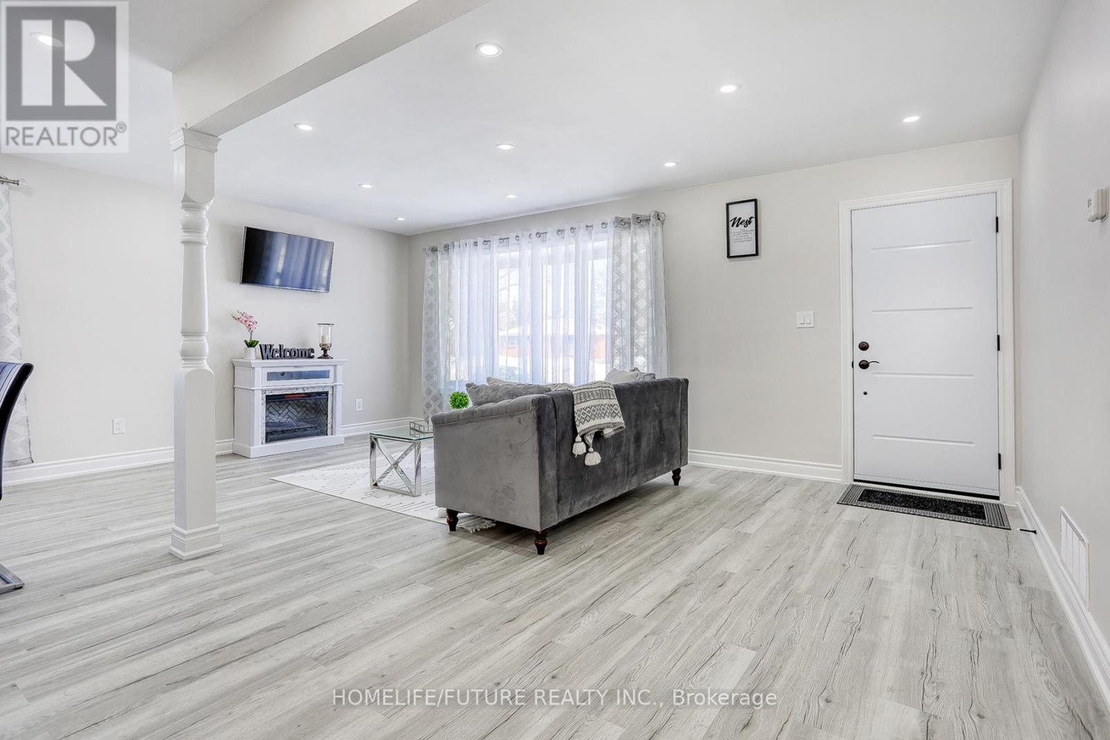 602 Finucane Street, Oshawa, Ontario  L1J 5L6 - Photo 5 - E12455562