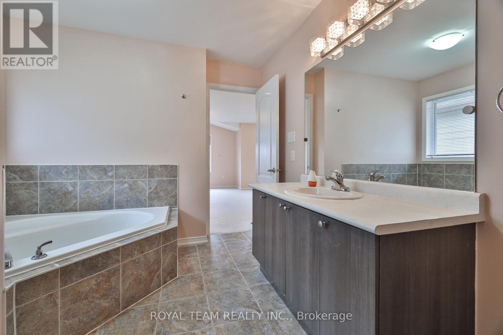 1398 Hunter Street, Innisfil, Ontario  L9S 4B7 - Photo 30 - N12455560