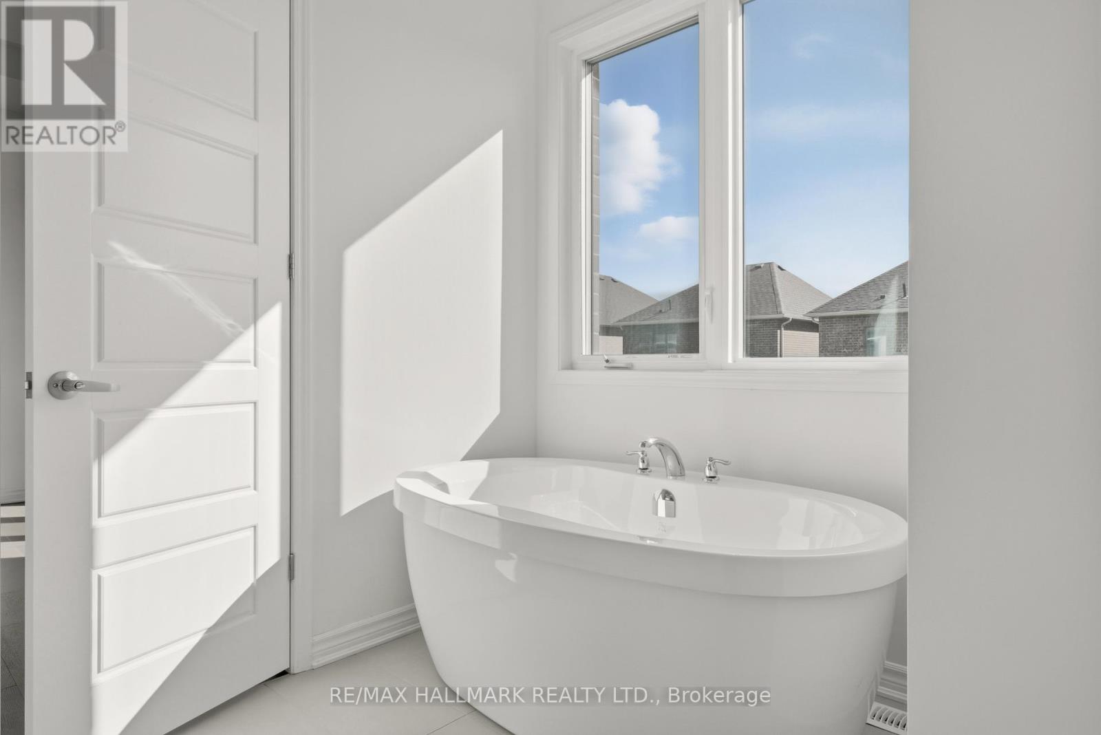 363 Reid Drive W, Barrie, Ontario  L9J 1A2 - Photo 23 - S12455565
