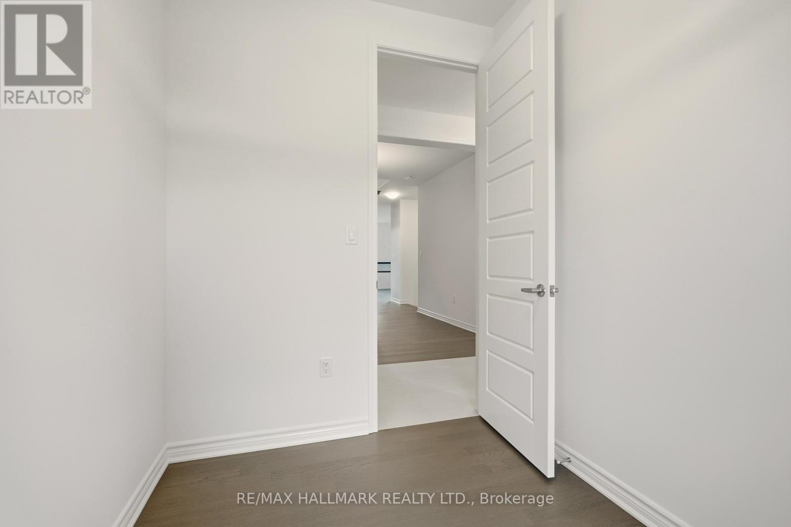 363 Reid Drive W, Barrie, Ontario  L9J 1A2 - Photo 7 - S12455565