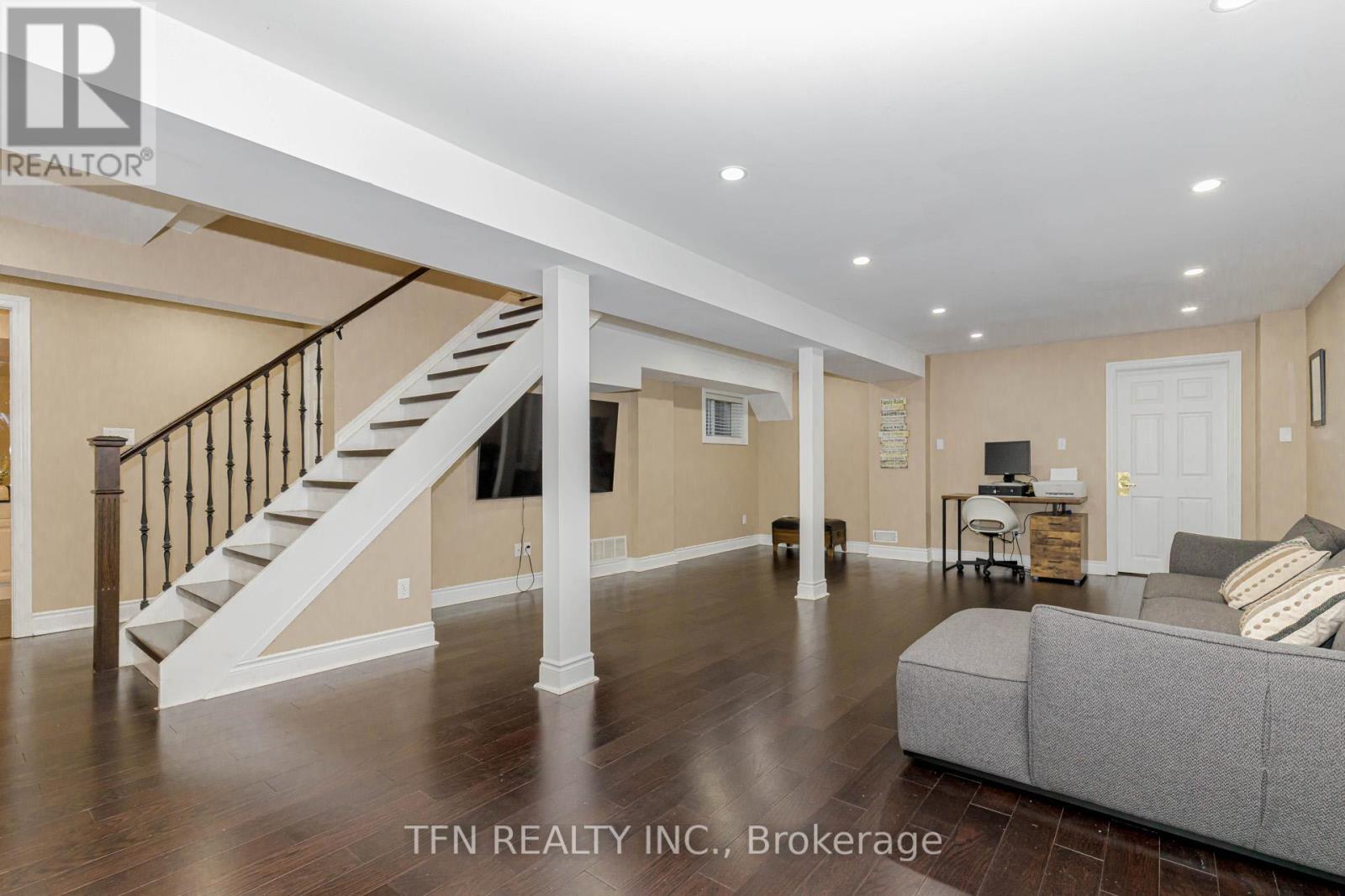 7108 Gablehurst Crescent, Mississauga, Ontario  L5W 1E7 - Photo 38 - W12455558