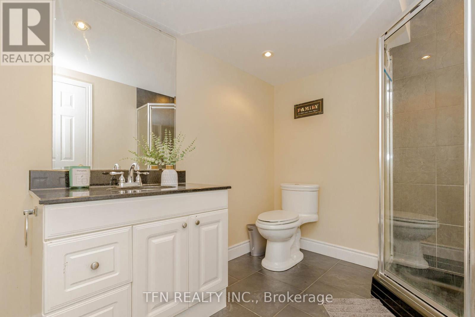 7108 Gablehurst Crescent, Mississauga, Ontario  L5W 1E7 - Photo 39 - W12455558