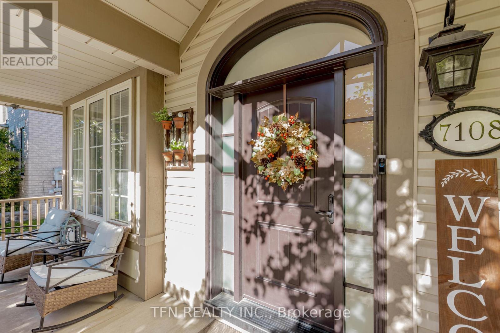 7108 Gablehurst Crescent, Mississauga, Ontario  L5W 1E7 - Photo 6 - W12455558