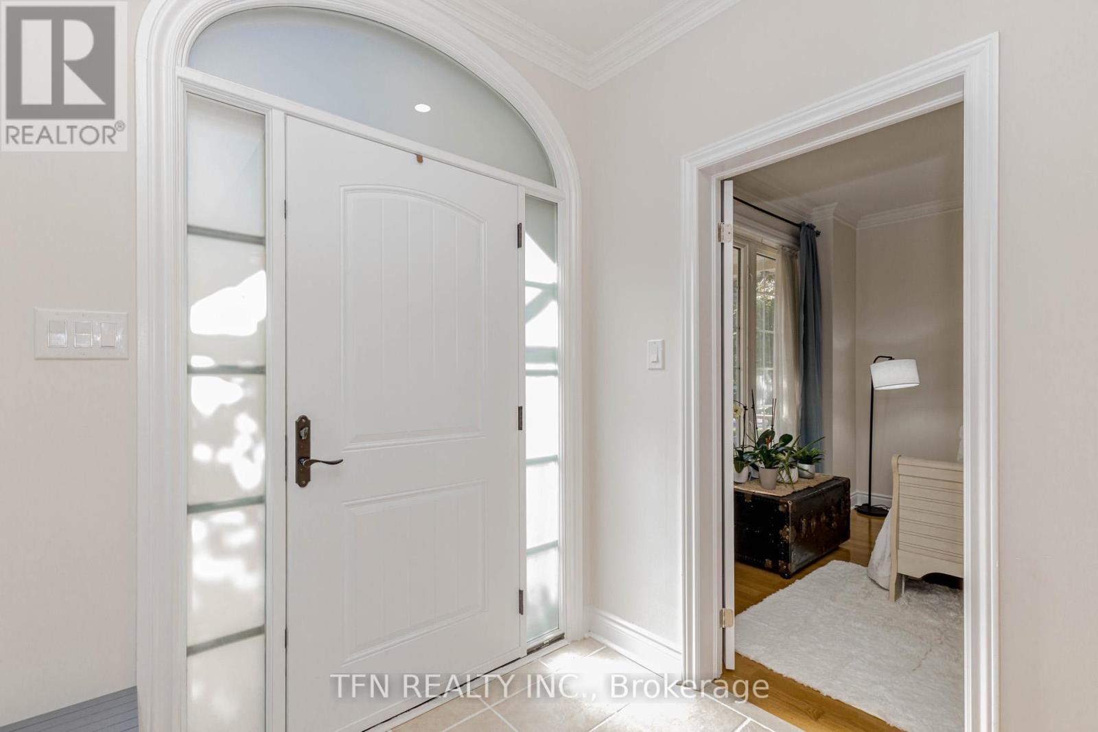 7108 Gablehurst Crescent, Mississauga, Ontario  L5W 1E7 - Photo 7 - W12455558
