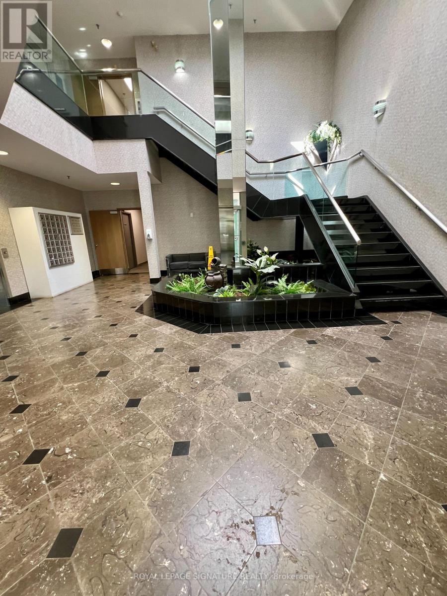 18b - 7895 Tranmere Drive, Mississauga, Ontario  L5S 1V9 - Photo 8 - W12455563