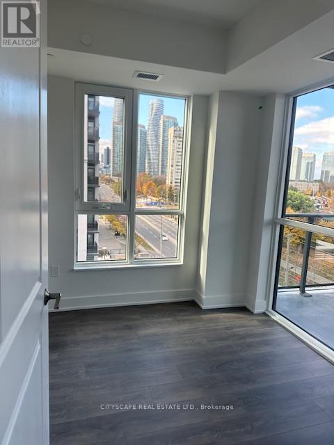 704 - 204 Burnhamthorpe Road E, Mississauga, Ontario  L5A 0B3 - Photo 12 - W12455566