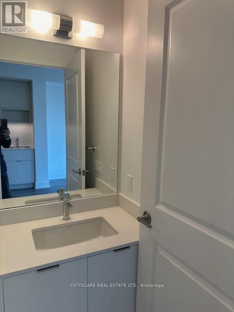 704 - 204 Burnhamthorpe Road E, Mississauga, Ontario  L5A 0B3 - Photo 16 - W12455566