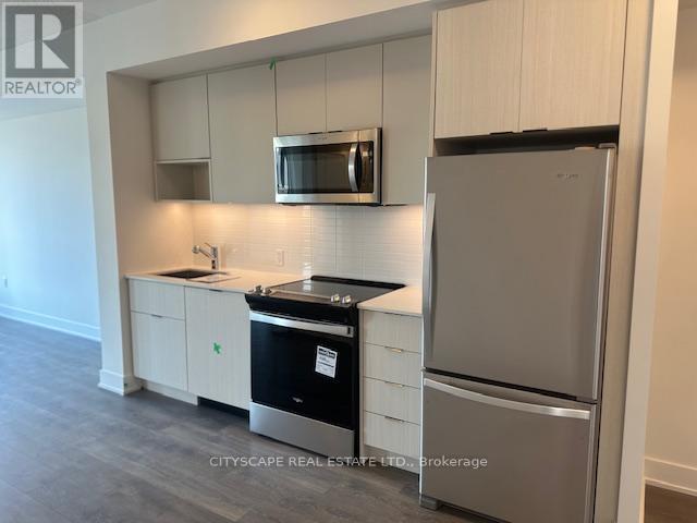 704 - 204 Burnhamthorpe Road E, Mississauga, Ontario  L5A 0B3 - Photo 23 - W12455566