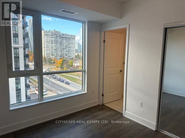 704 - 204 Burnhamthorpe Road E, Mississauga, Ontario  L5A 0B3 - Photo 5 - W12455566