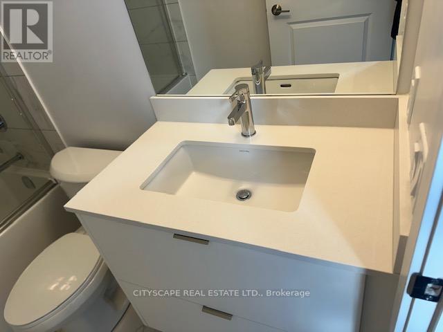 704 - 204 Burnhamthorpe Road E, Mississauga, Ontario  L5A 0B3 - Photo 6 - W12455566