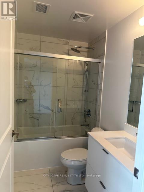 704 - 204 Burnhamthorpe Road E, Mississauga, Ontario  L5A 0B3 - Photo 7 - W12455566
