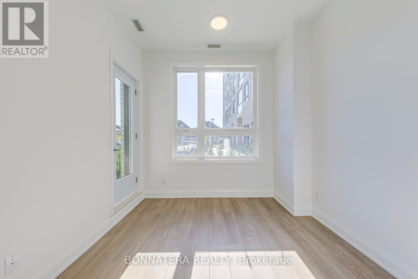 106 - 3250 Carding Mill Trail, Oakville, Ontario  L6M 1L3 - Photo 12 - W12455574