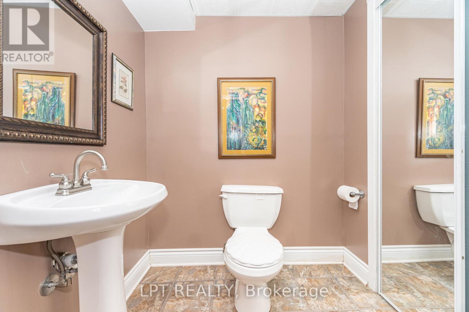 27 Woodsview Avenue, Toronto, Ontario  M9W 6B9 - Photo 25 - W12455576
