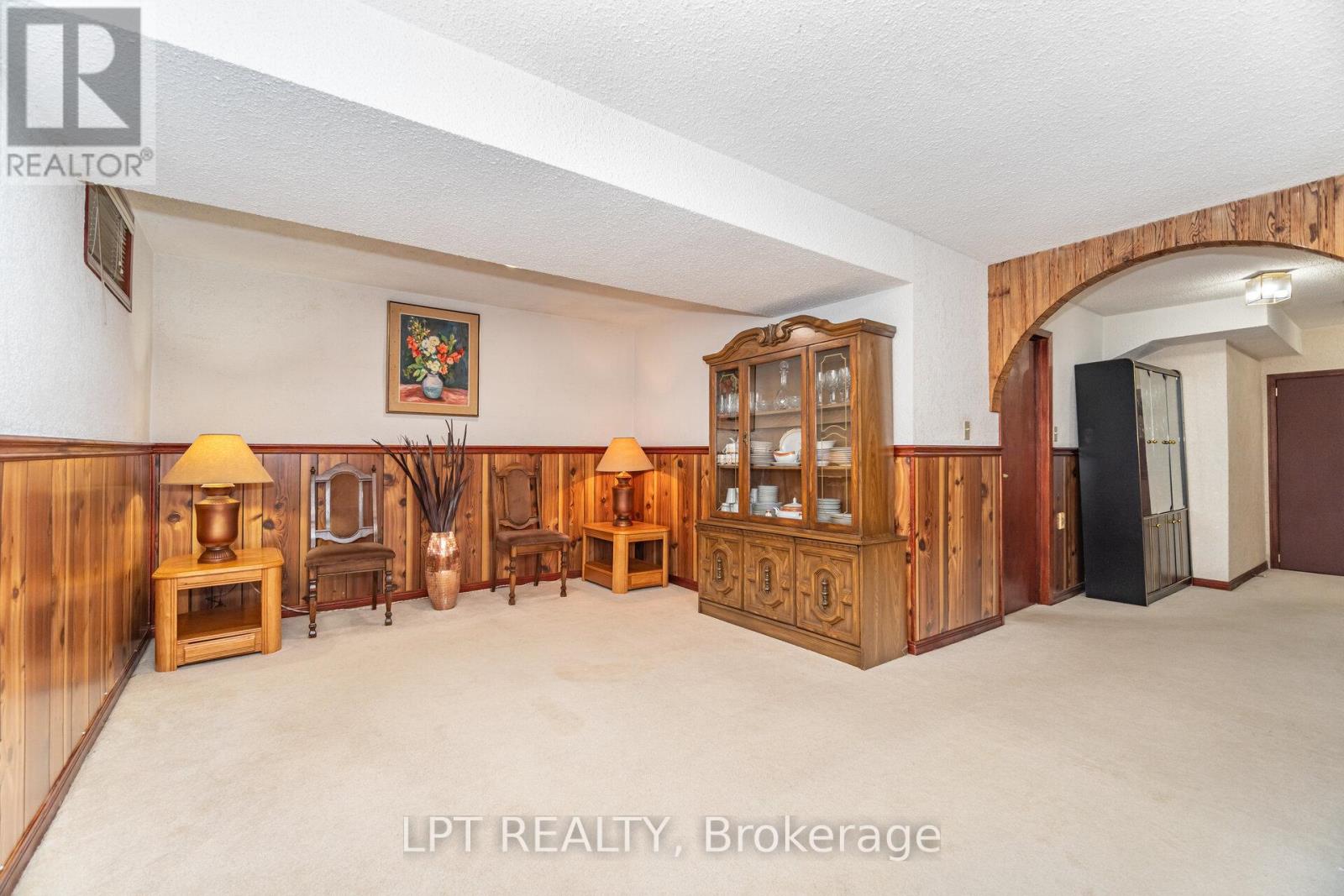 27 Woodsview Avenue, Toronto, Ontario  M9W 6B9 - Photo 26 - W12455576