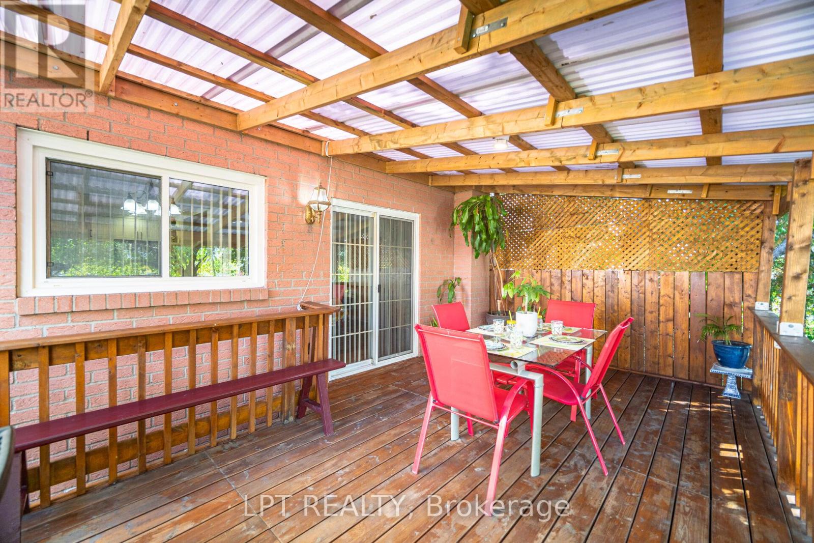 27 Woodsview Avenue, Toronto, Ontario  M9W 6B9 - Photo 31 - W12455576